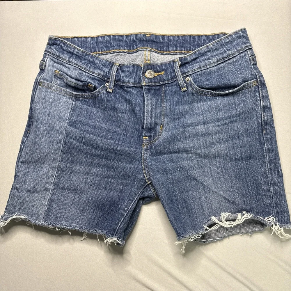 Levi's Women's Shorts Two Tone Denim 28x4 Mid Rise Jorts